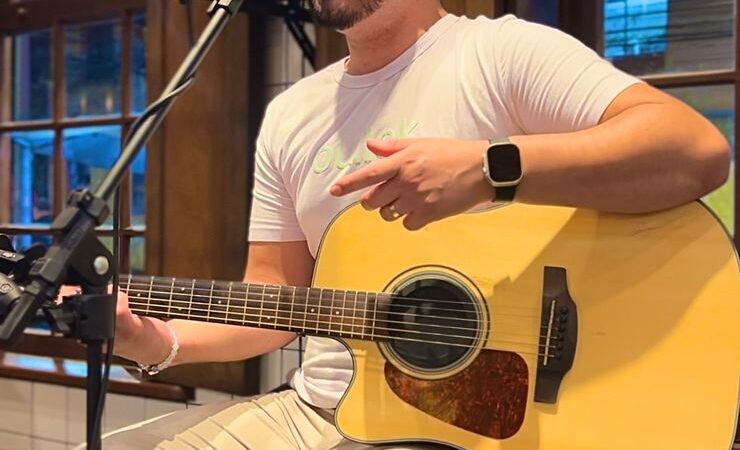 Pedir música no bar ficou mais fácil com o app Agitaí