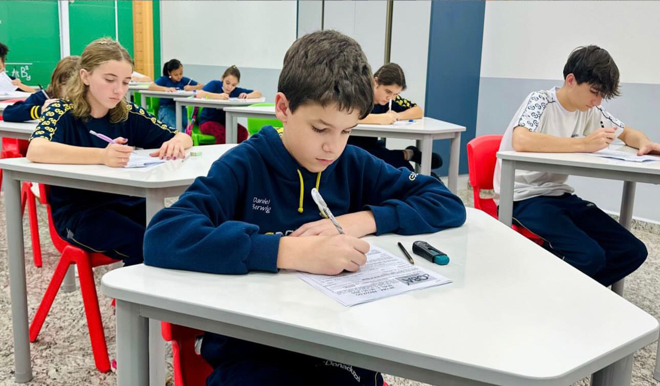Ensino prático leva alunos do interior do PR ao pódio em olimpíadas escolares