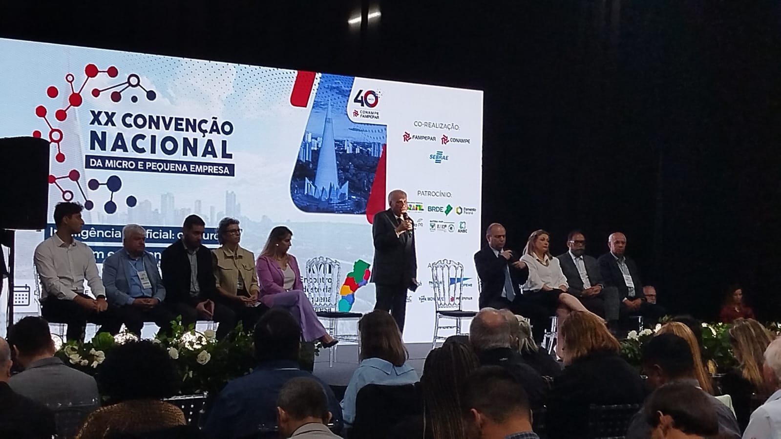 Maringá abre convenção nacional que destaca inteligência artificial no futuro das micro e pequenas empresas