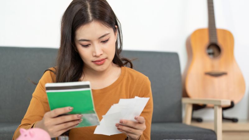 63% dos brasileiros apontam parcelamento como uma forma de quitar dívidas, aponta Serasa