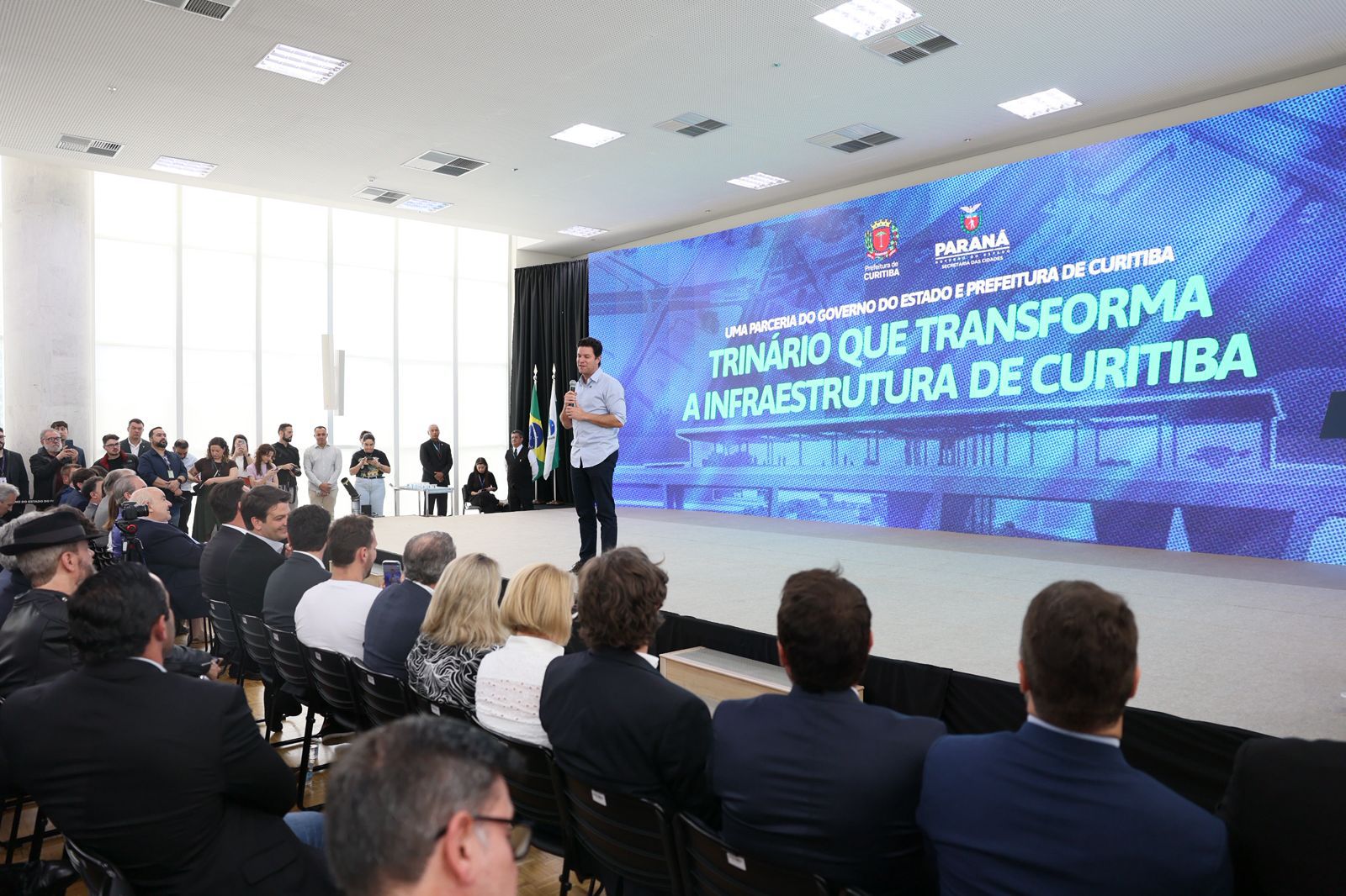 Estado e Prefeitura de Curitiba firmam convênios de R$ 181 milhões para trinário e Escola de Circo