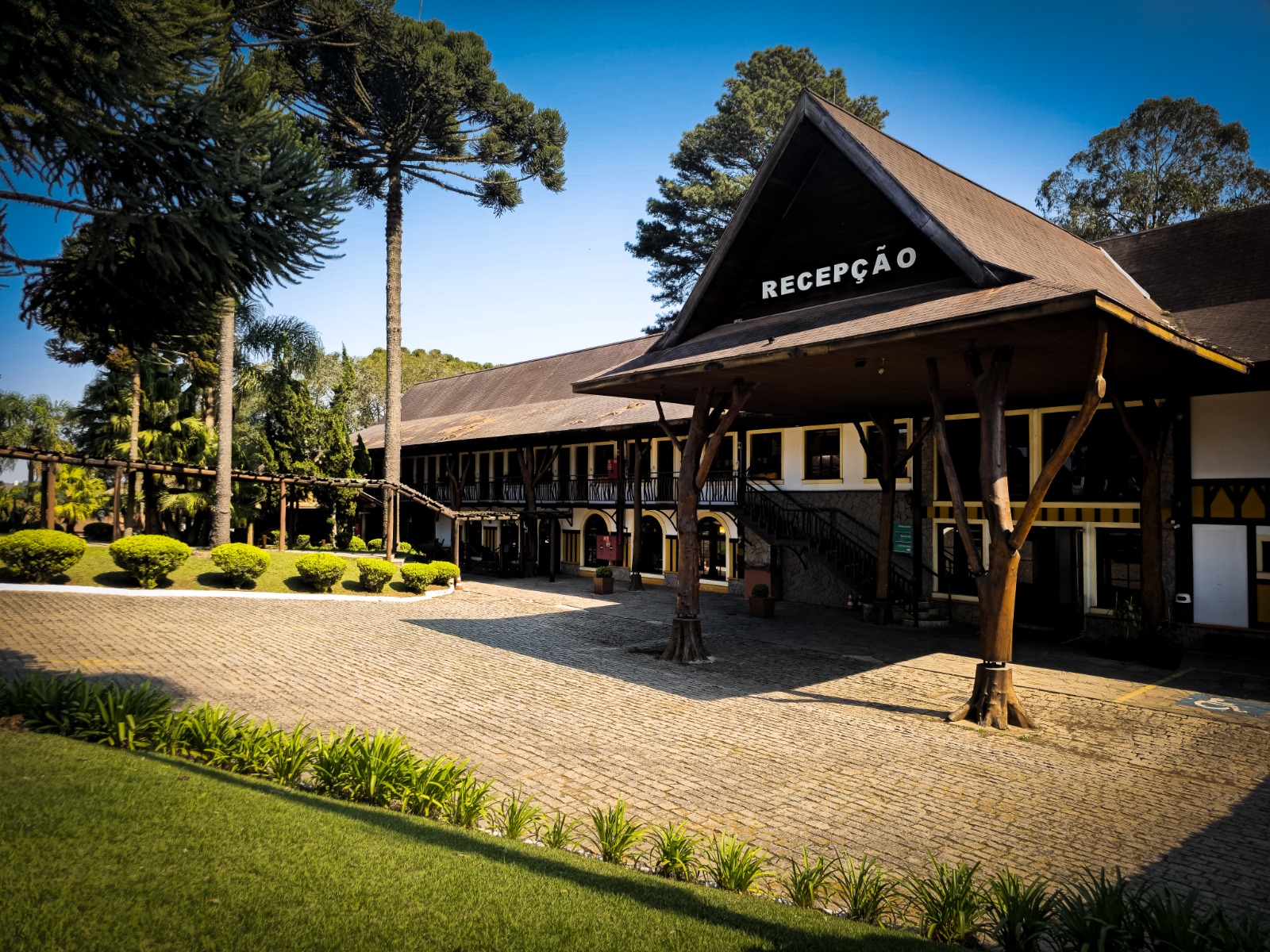 Festas de fim de ano ganham força no turismo de proximidade e hotéis La Dolce Vita têm pacotes especiais na região de Curitiba