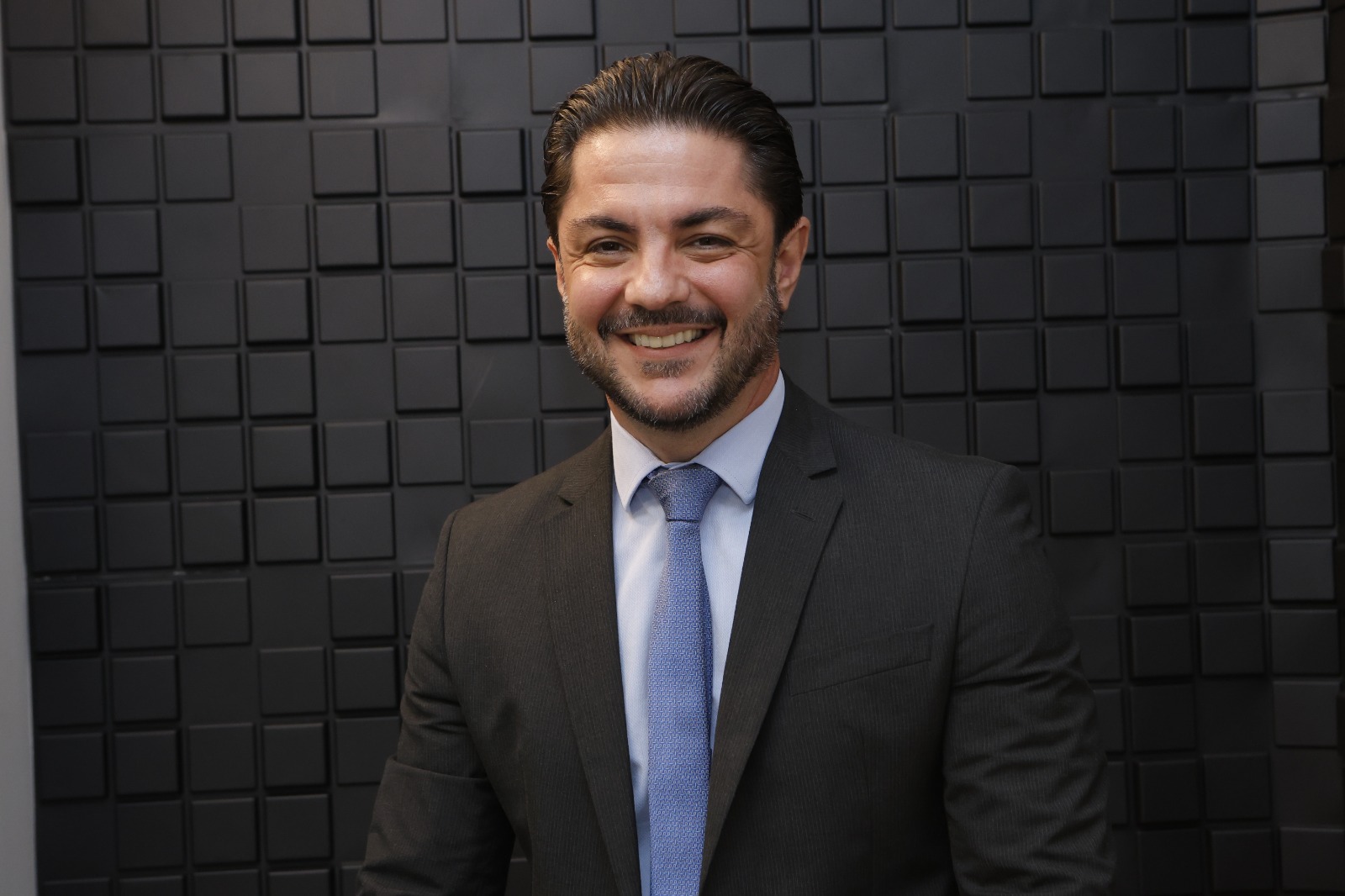 De Maringá para o Estado: O plano de Flávio Mantovani para revolucionar o atendimento ao cidadão