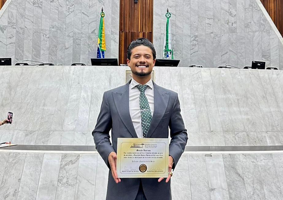 Advogado Jefferson Nascimento da Silva recebe menção honrosa na Assembleia Legislativa do Paraná