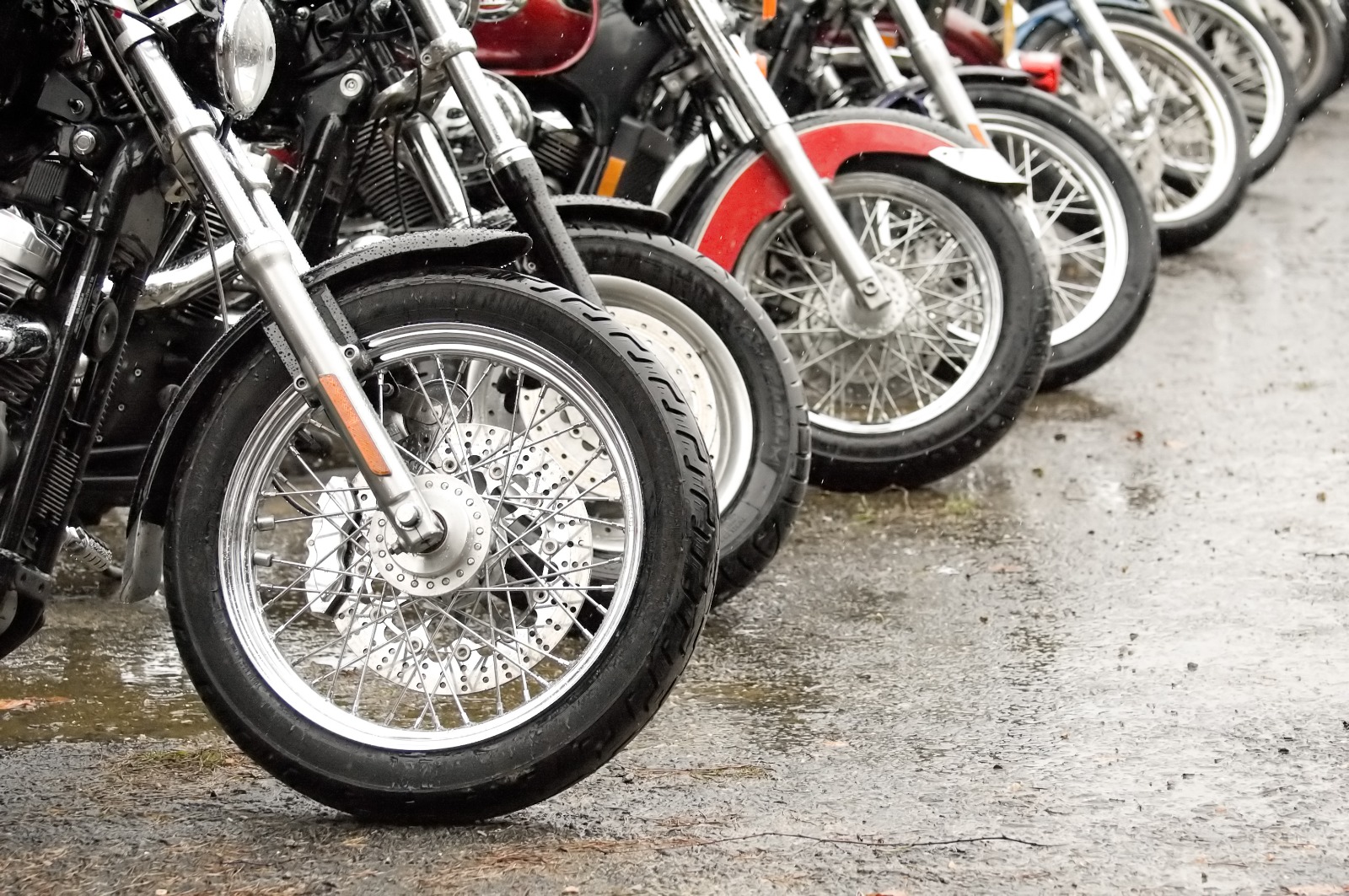 Boom das motocicletas transforma mobilidade e movimenta nova cadeia econômica no Paraná