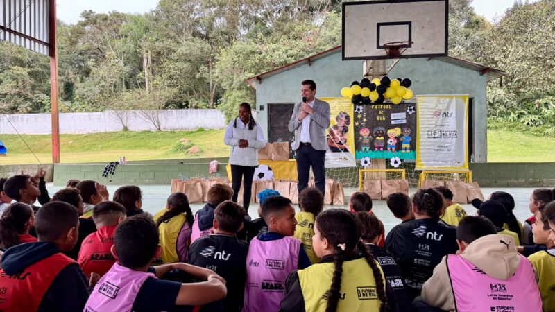 Escola de Suzano (SP) recebe ação social com ex-jogadora Formiga e incentiva crianças por meio do esporte