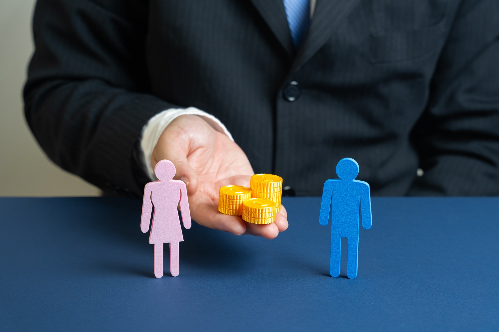 Levantamento com quase 1 milhão de trabalhadores revela que auge salarial no Brasil ocorre entre 46 e 55 anos