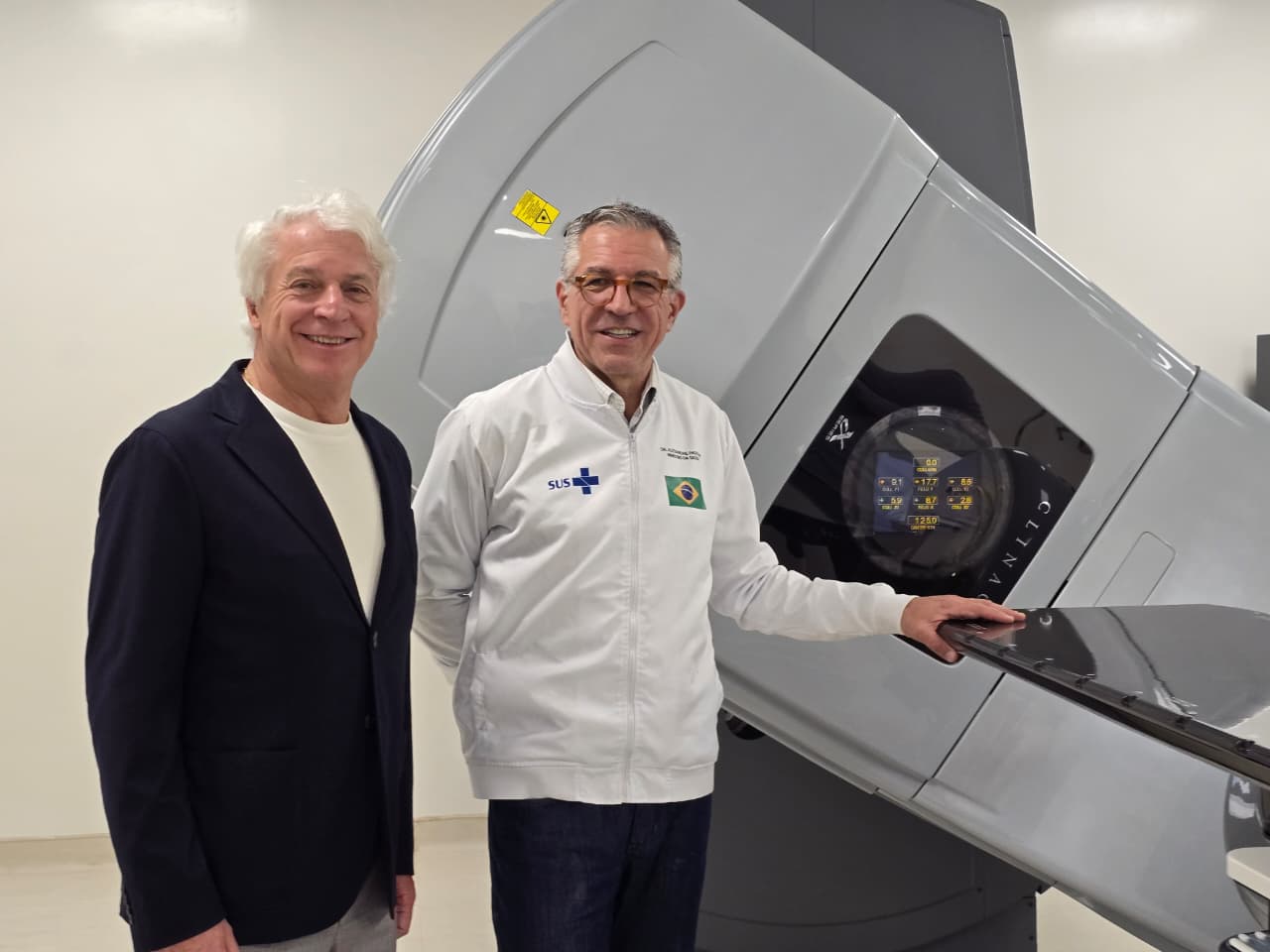Ministro Alexandre Padilha visita Hospital Angelina Caron