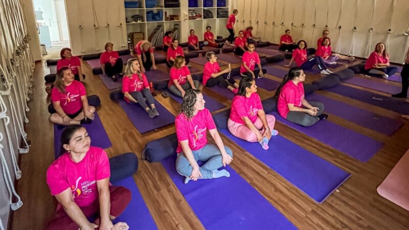 Outubro Rosa terá yoga e treinamento funcional neste fim de semana em Curitiba