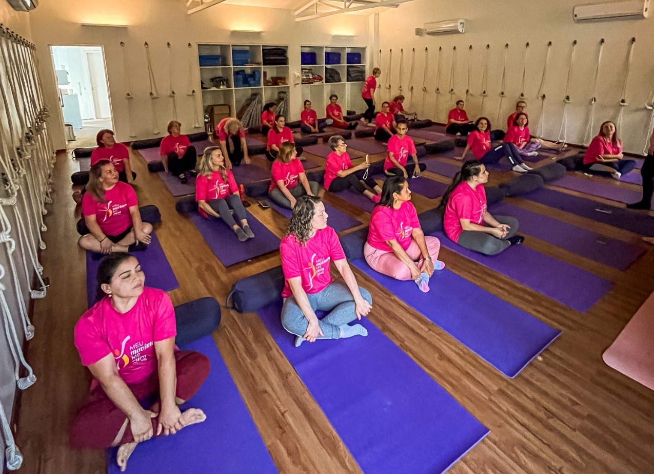 Outubro Rosa terá yoga e treinamento funcional neste fim de semana em Curitiba