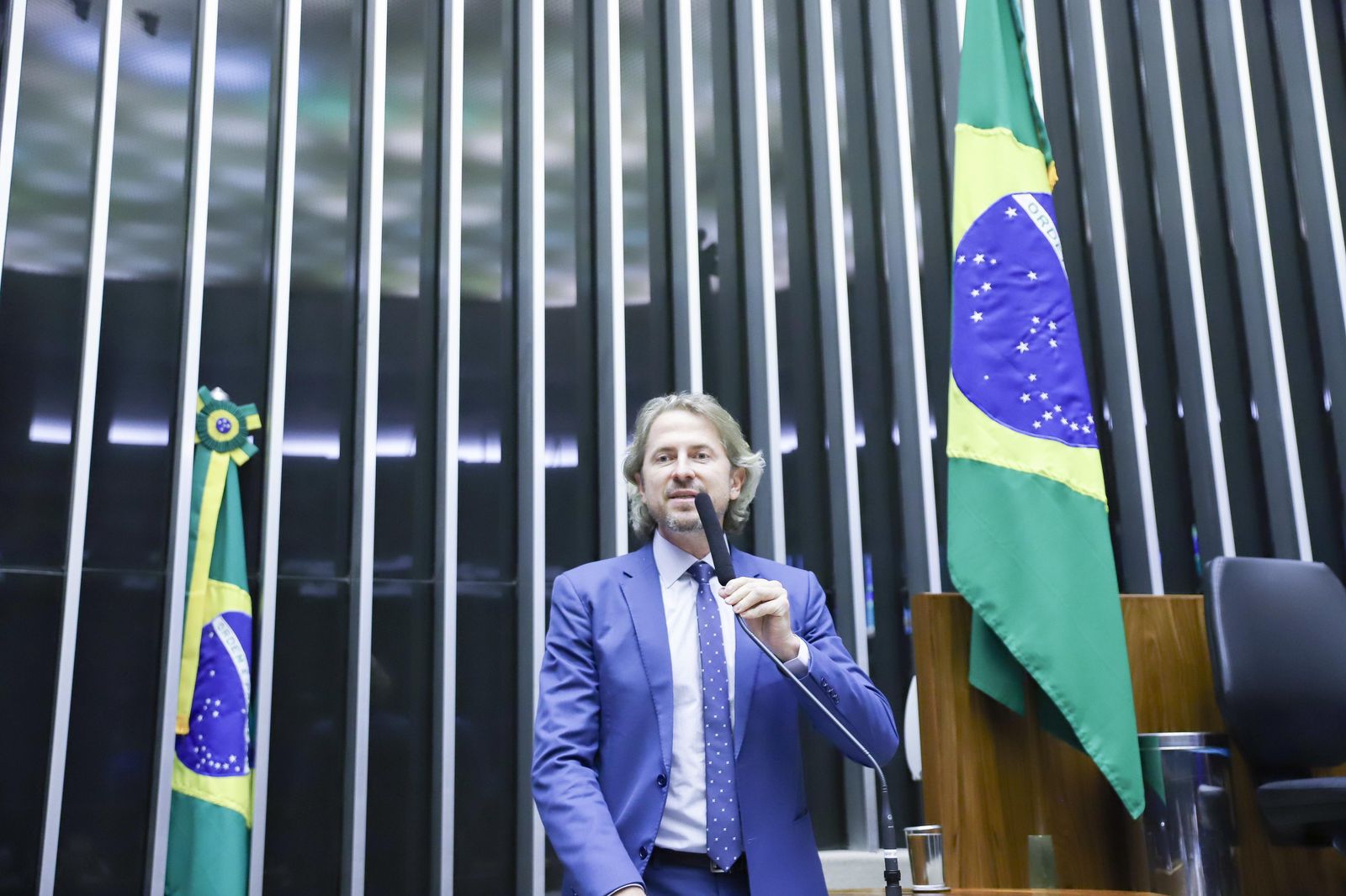 Zeca Dirceu se solidariza com jornalistas agredidos na Câmara dos Deputados e cobra apuração imediata