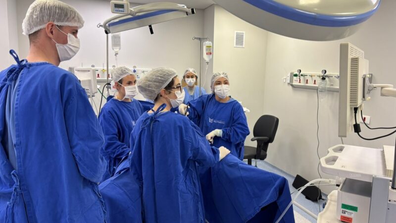 Hospital Papa Francisco realiza primeira cirurgia por vídeo