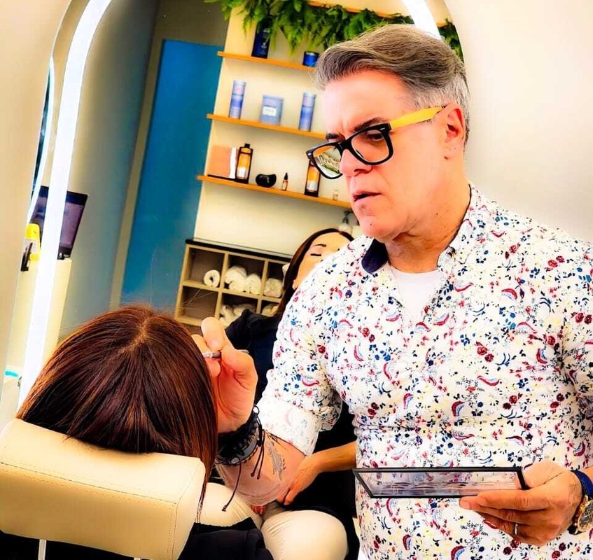 Maquiagem profissional une técnica, identidade e emoção