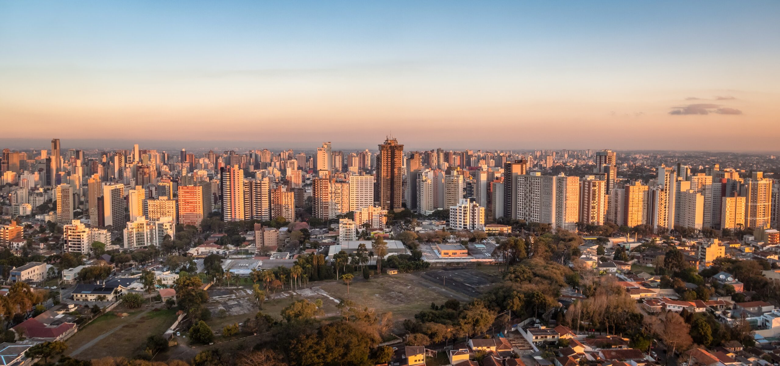 Novas tecnologias em segurança, saúde e educação apoiam cidades inteligentes na prestação de serviços públicos