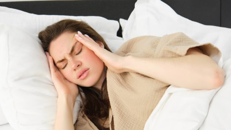 Bruxismo noturno afeta a qualidade do sono e a saúde