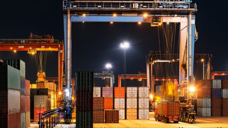 Tarifas entre Brasil e EUA ameaçam o comércio em 2025