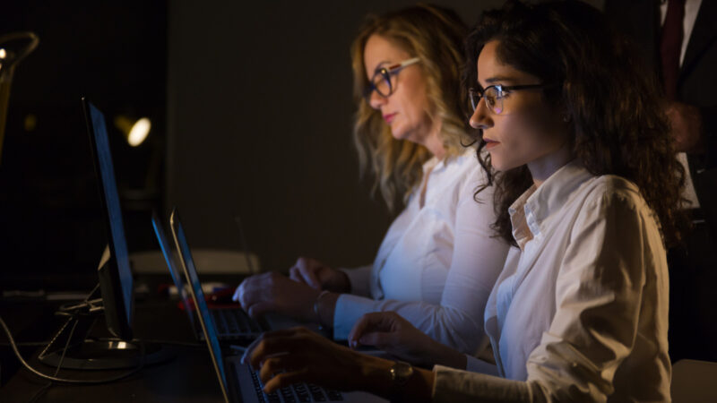 Mulheres na tecnologia: evolução supera a de homens em 1,5%