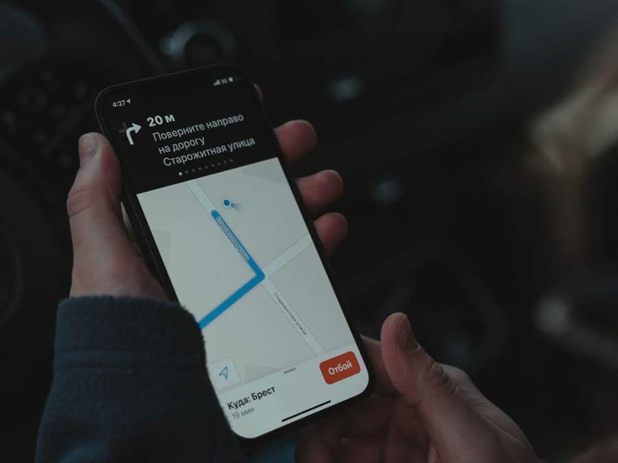 Por que motoristas estão migrando do aplicativo urbano para o transporte corporativo
