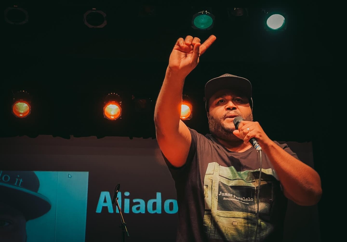 Hip hop underground desafia lógica comercial