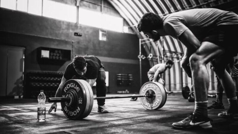 Kipping Handstand Push-ups colocam a saúde cervical em risco