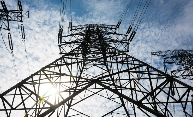 Mundo precisa de 80 milhões de km em rede elétrica até 2040