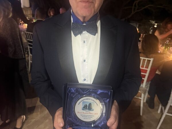 Ricardo Cavalcanti recebe homenagem em Capri