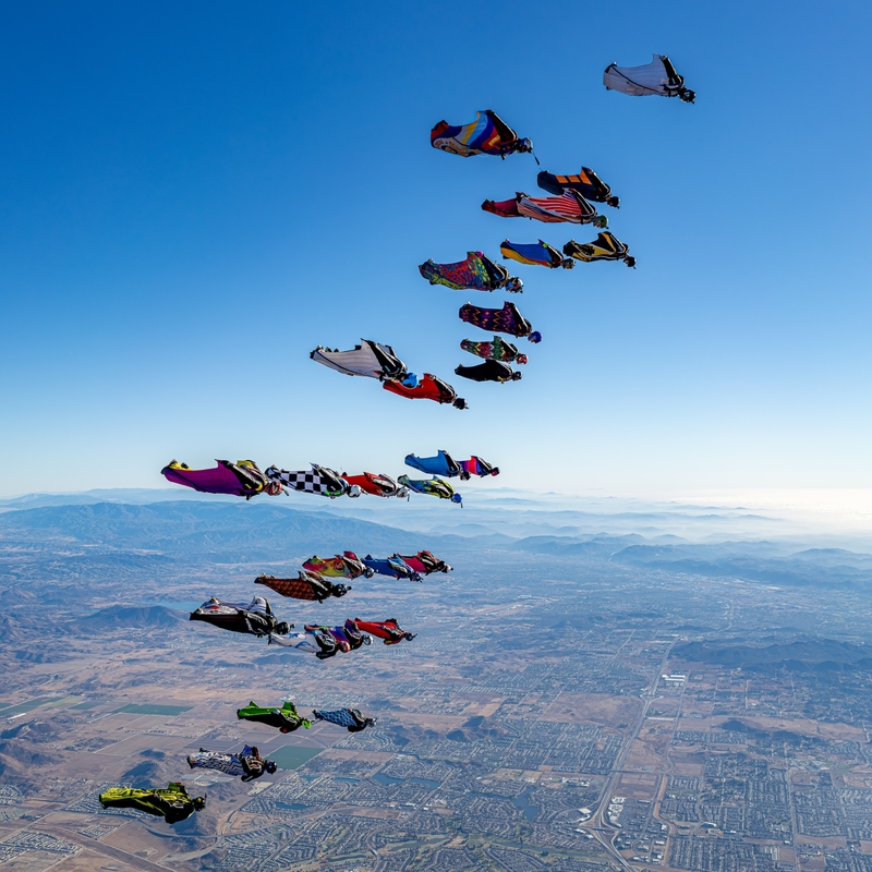 Atletas brasileiros batem recorde mundial de wingsuit