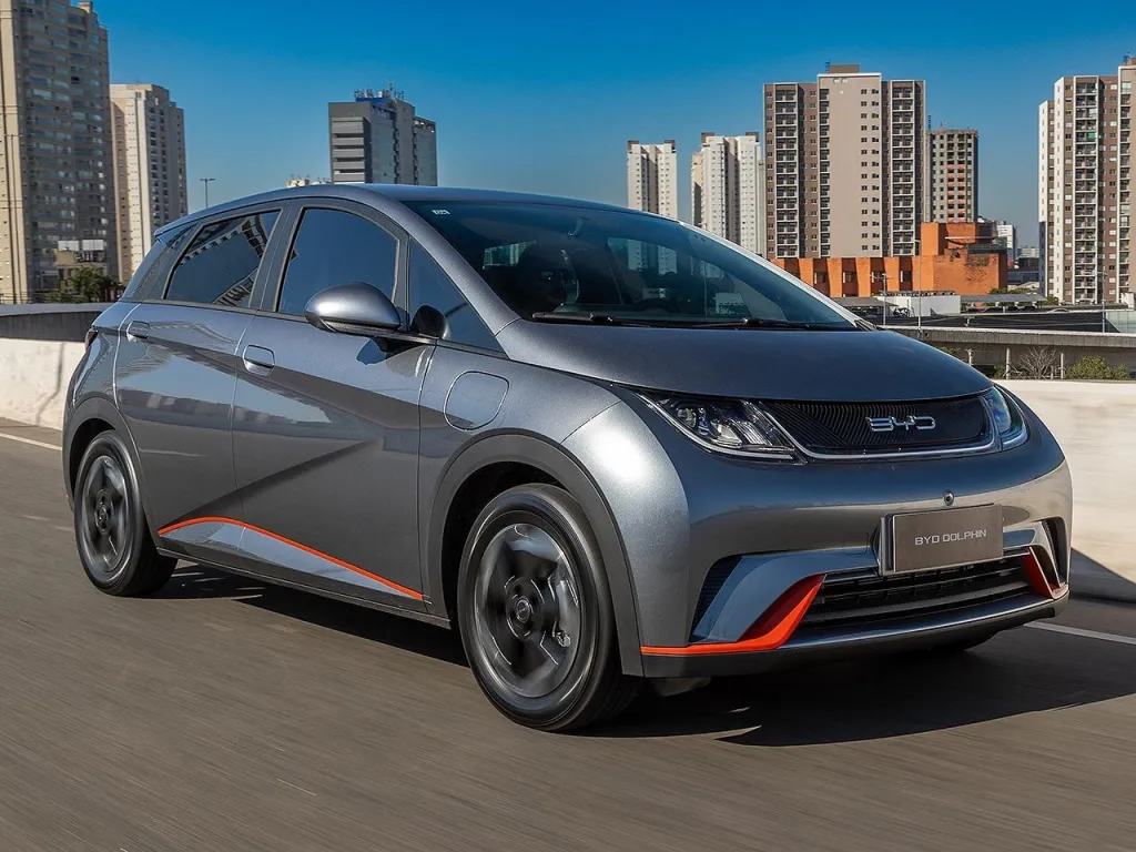 Carros elétricos crescem no Brasil: o avanço pode baixar o preço do combustível e o que isso significa para o etanol