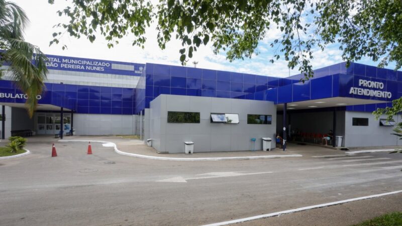 Bebê de 1 ano e 7 meses baleada na cabeça recebe alta