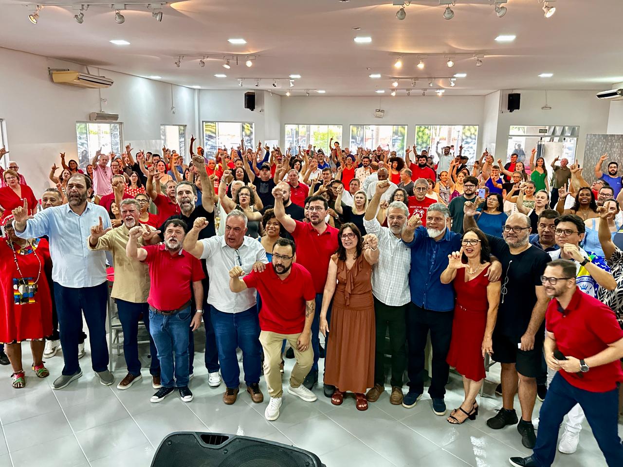 Partido dos Trabalhadores celebra 46 anos com almoço que reúne 500 pessoas em Maringá