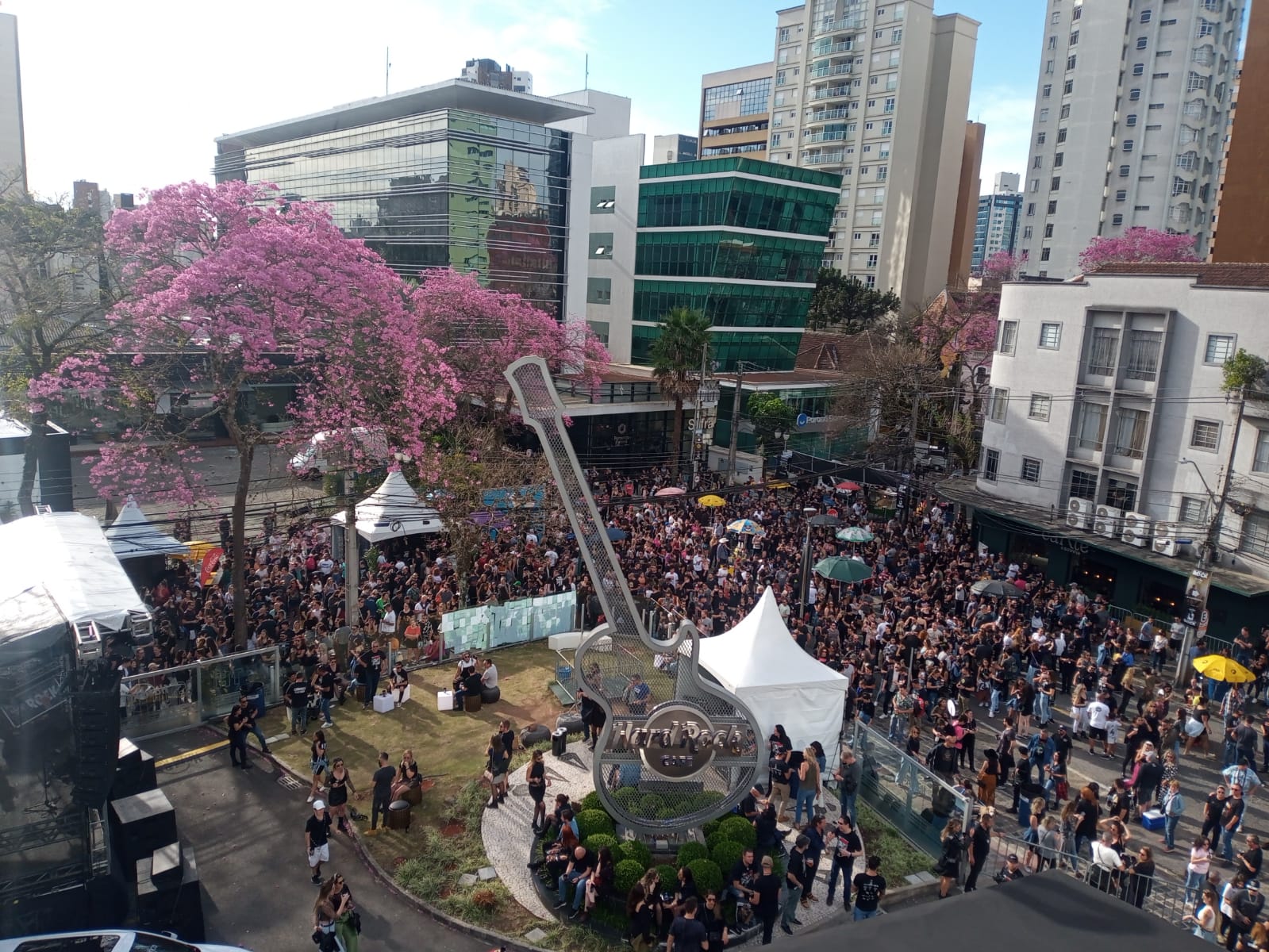 Hard Rock Cafe Curitiba promove tradicional CarnaRock