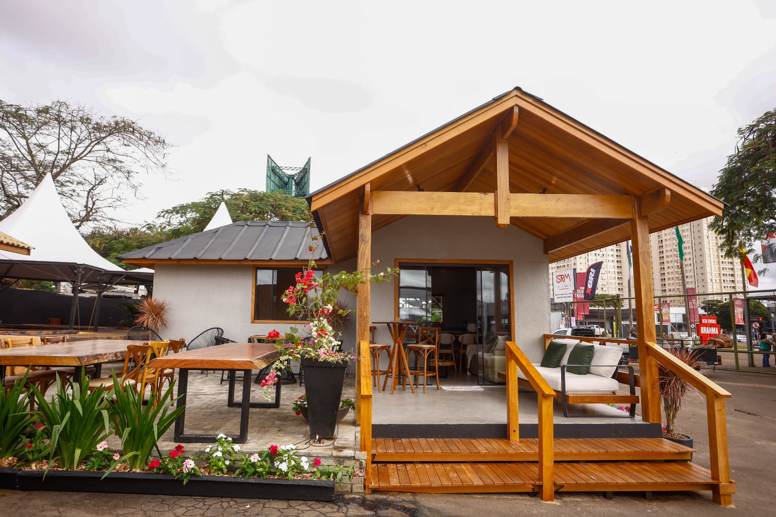 Casa de madeira tecnológica é destaque na Expoingá com soluções sustentáveis e ecológicas