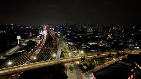 PPP impulsiona modernização: 73 mil LEDs renovam iluminação