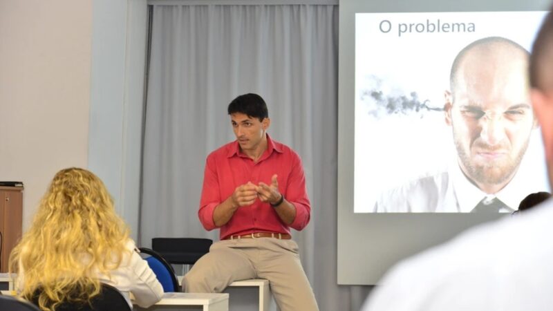 Empresa lança programa gratuito de treinamento profissional