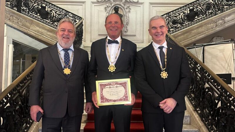Academia Brasileira de Odontologia empossa Geninho Thomé, fundador da Neodent, como Acadêmico Honorário
