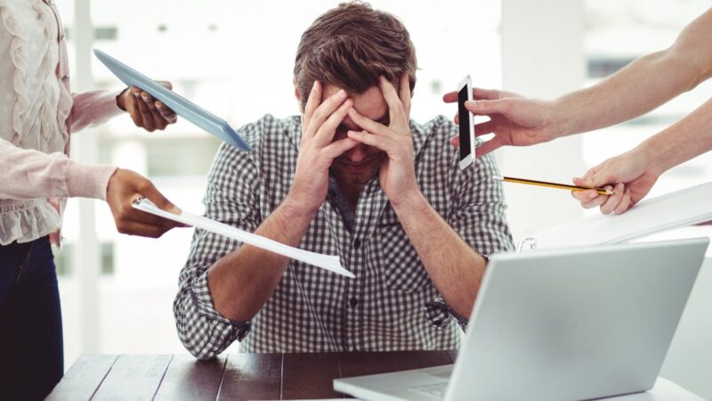 Governo adia nova regra sobre saúde mental no trabalho