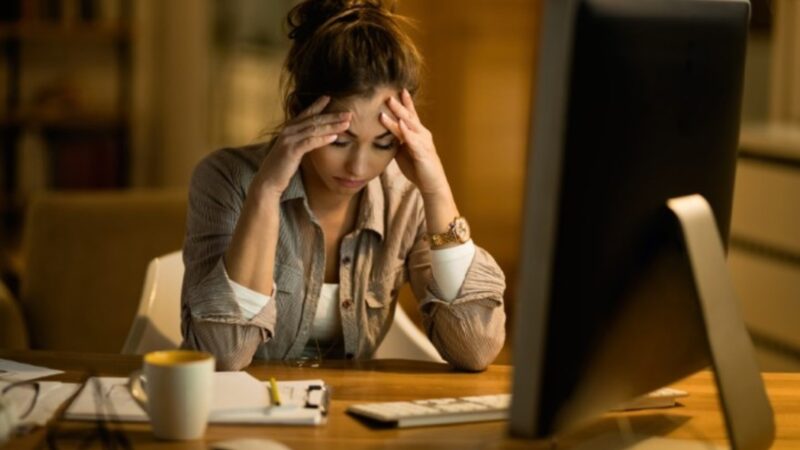 Livro usa narrativas reais para mapear riscos psicossociais