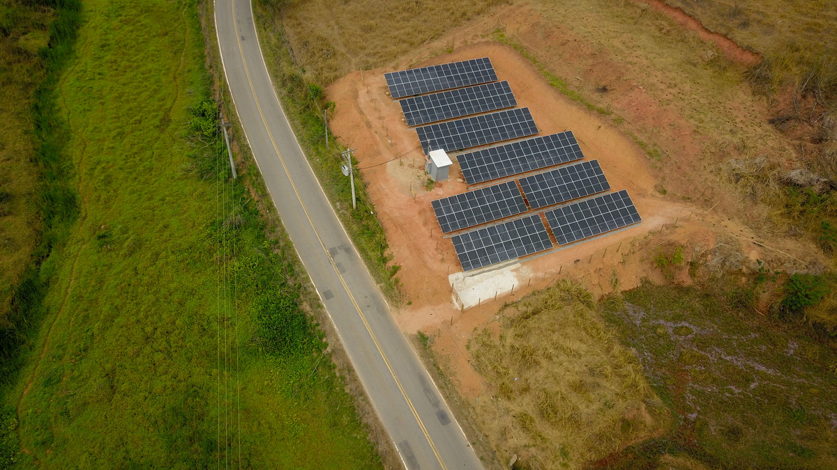 Energia solar movimenta R$ 200bi e segue em expansão em 2025