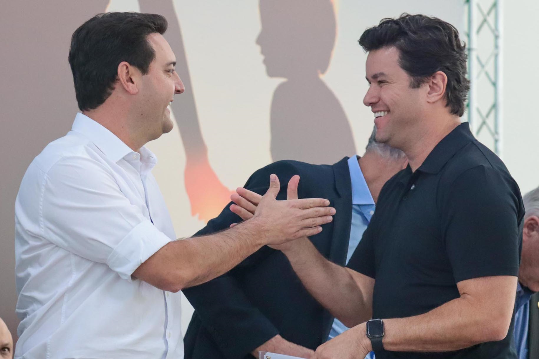 Se o Paraná quer ser exemplo para o Brasil, Ratinho Junior e Guto Silva precisam se explicar