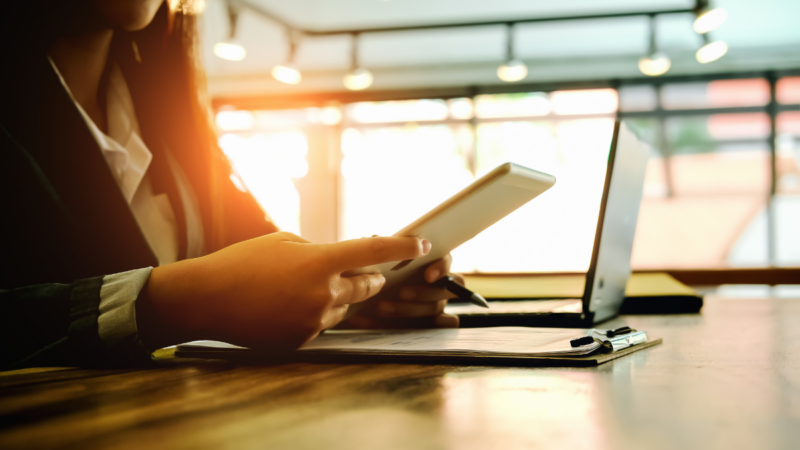 Estudo aponta dados sobre uso de IA no marketing digital