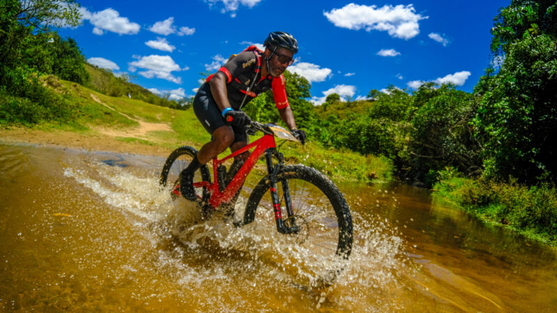 Atleta amador participa de desafio de Mountain Bike no Chile