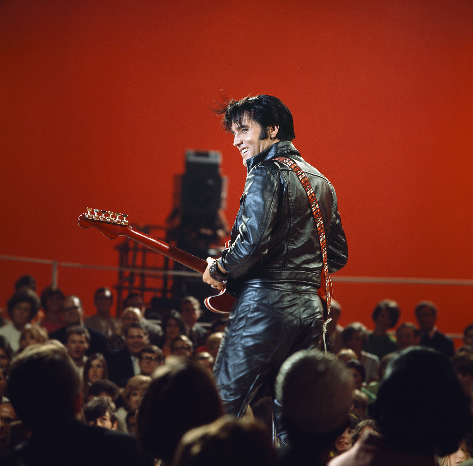 Espetáculo biográfico sobre Elvis Presley chega a São Paulo
