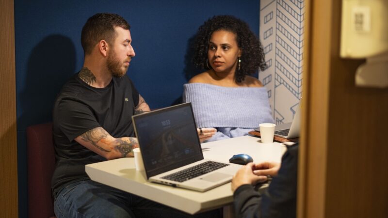 Custos de equipe de marketing interna aceleram terceirização