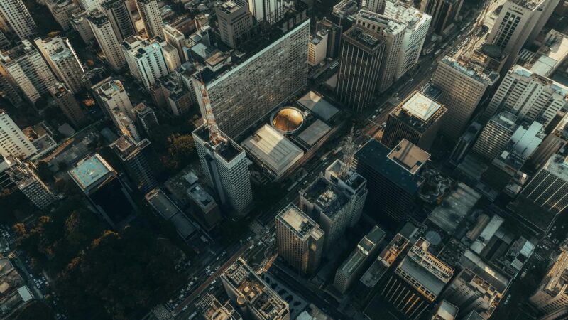Busca por regiões de luxo impulsiona setor imobiliário em SP