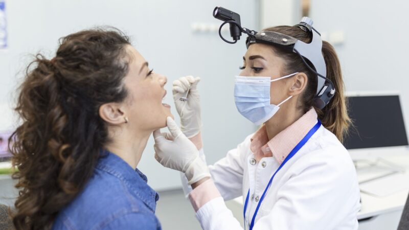 Além da higiene bucal: mitos e verdades sobre o mau hálito