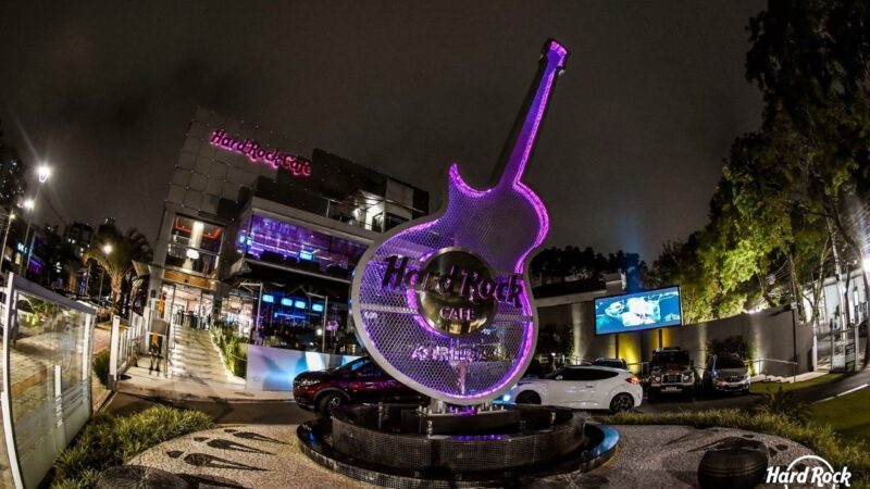Programação de março no Hard Rock Cafe Curitiba celebra datas comemorativas com ações especiais