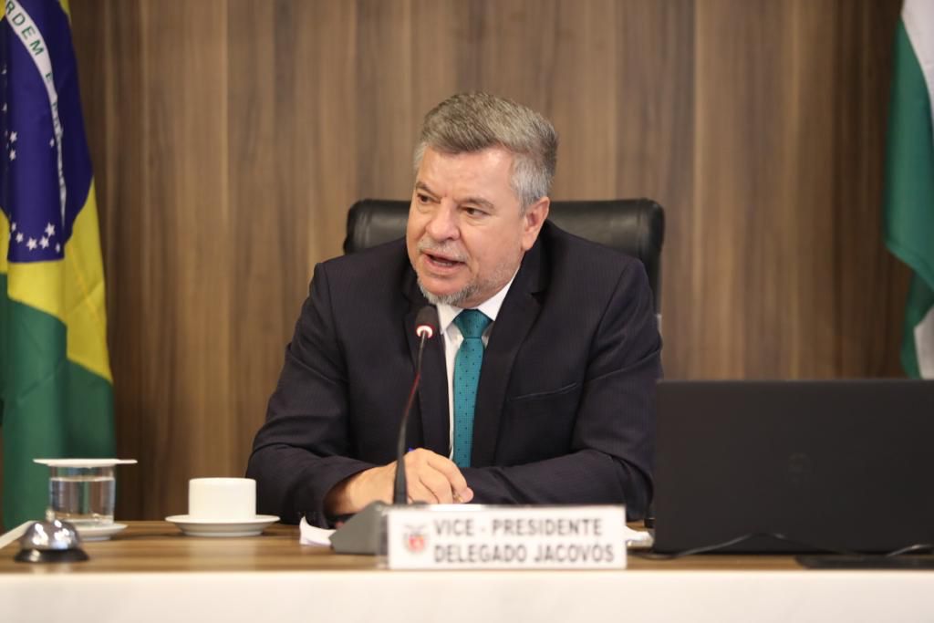 Sob a presidência do deputado Jacovós, Comissão de Justiça aprova importantes projetos ao Paraná