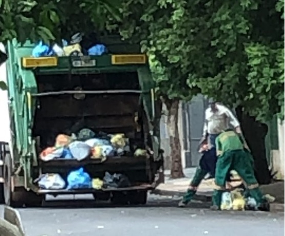 Coleta de lixo em Paiçandu gera revolta entre os moradores