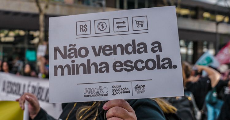 Privatização das Escolas Públicas no Paraná: Desafios Democráticos e Resistência Cidadã