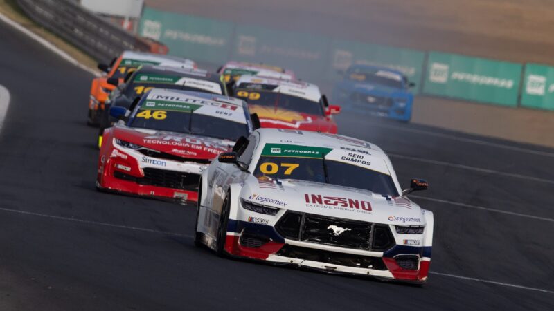 NASCAR Brasil retorna ao oval de Curvelo com corrida de longa duração